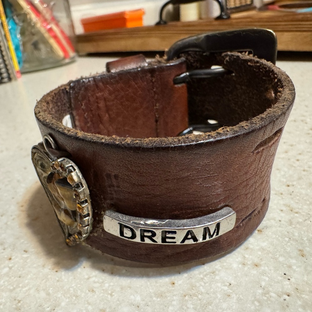 Brown Leather cuff Bracelet with Heart Charm - Picture 2 of 4